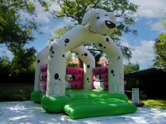 Chateau-gonflable-dalmatien