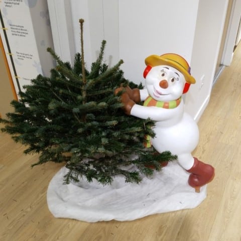 statue-bonhomme-de-neige-soeur