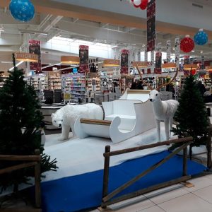 Traîneau De Noël Du Père Noël Avec Cofets Cadeaux. | Vecteur Premium
