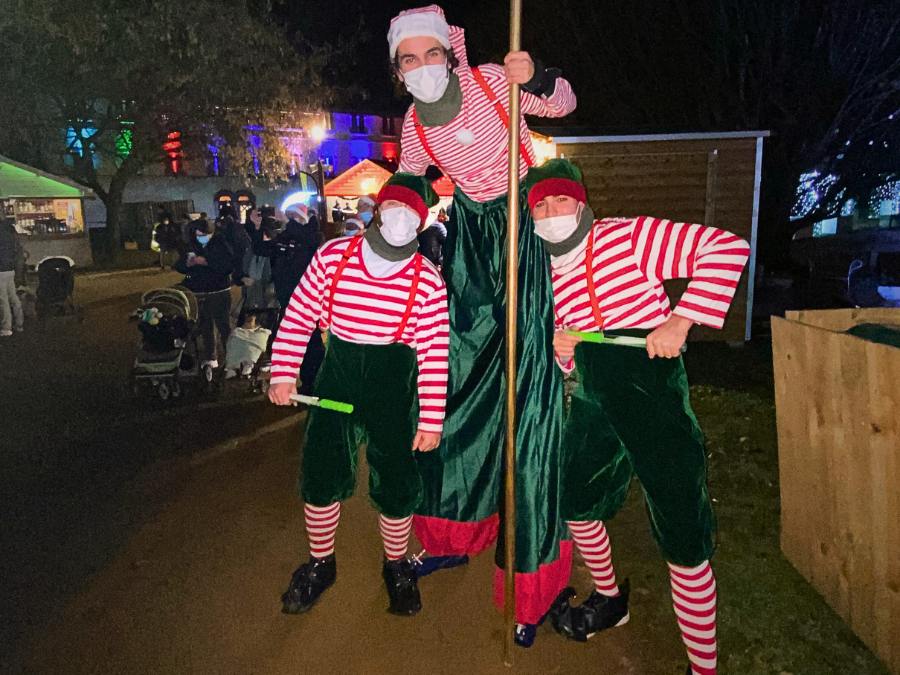 Échassiers lutins de Noël ENVOL pour parade et marché de Noël