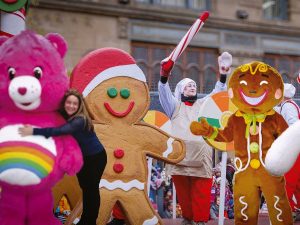 Parade Guimauve Paradis ENVOL avec 6 personnages gourmands de Noël