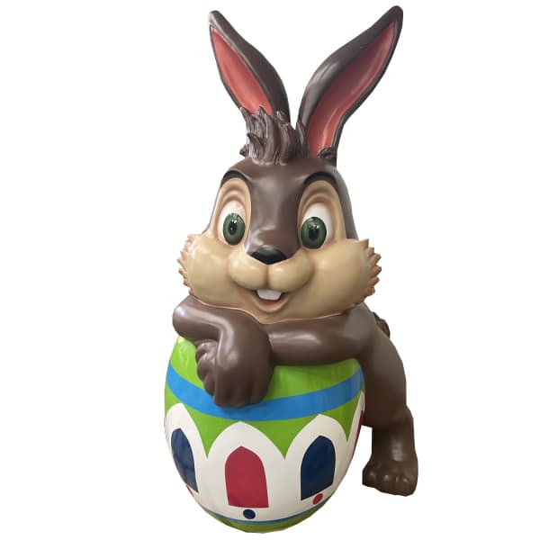 statue-lapin-oeuf