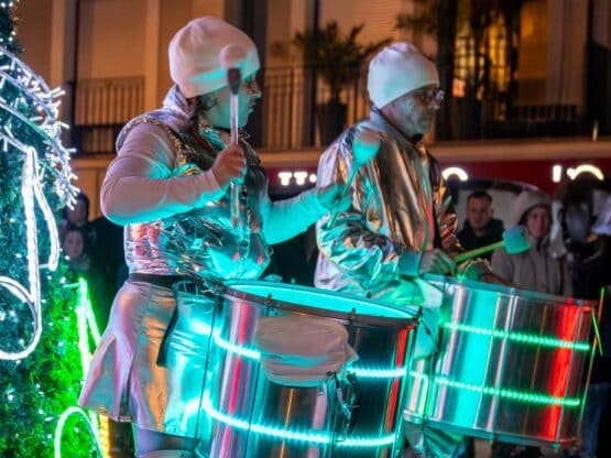Batucada lumineuse ENVOL pour parade de rue rythmée et festive