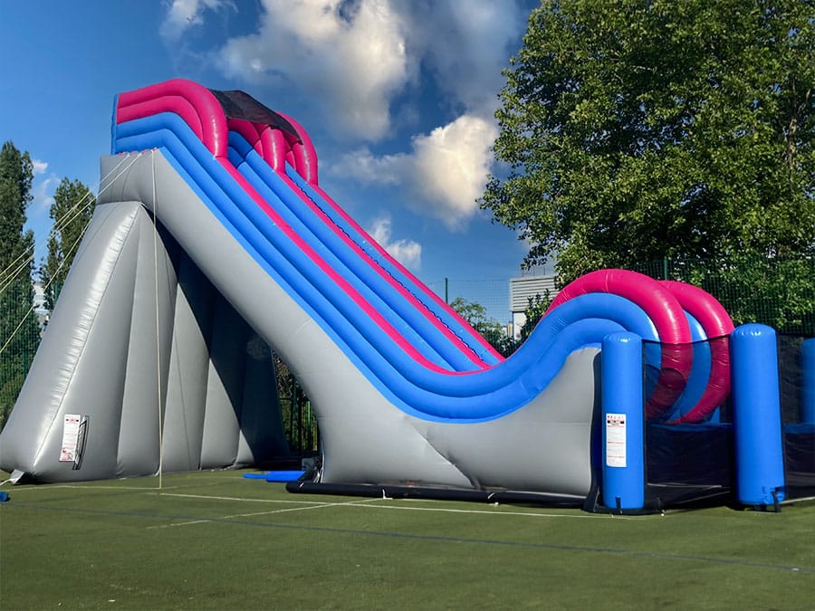 toboggan-gonflable-geant-aquatique